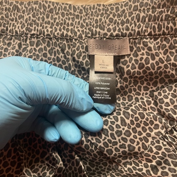 SzL Barefoot Dreams Satin Pajama Pants - Picture 5 of 14